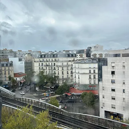 شقة Sunshine Near Eiffel Tower باريس