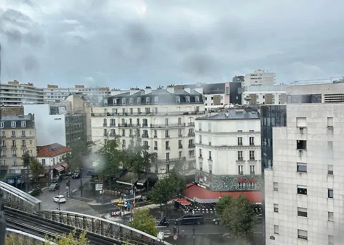 شقة Sunshine Near Eiffel Tower باريس