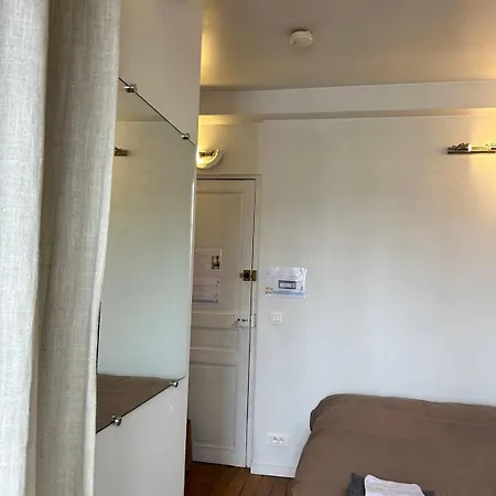 Apartment Sunshine Near Eiffel Tower Paris